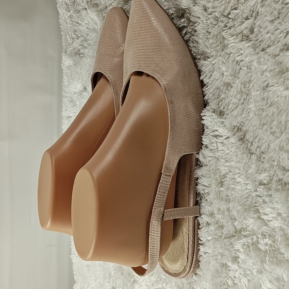 Chinese Laundry Pointy toes flat sandals - Picture 6 of 9
